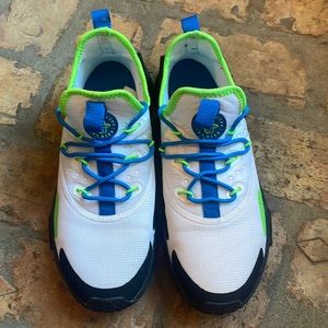 Nike Air Huarache Drift Running Shoes
Style # AH7334-102
Color: Green/White